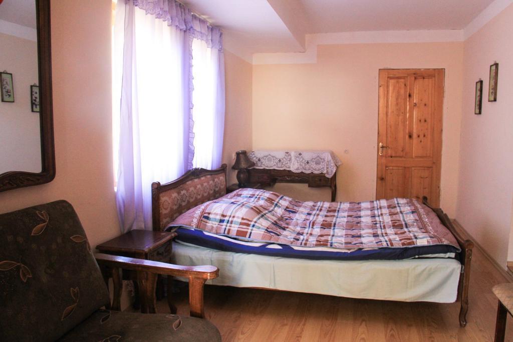 Dodo Japaridze Guesthouse Mestia Habitación foto